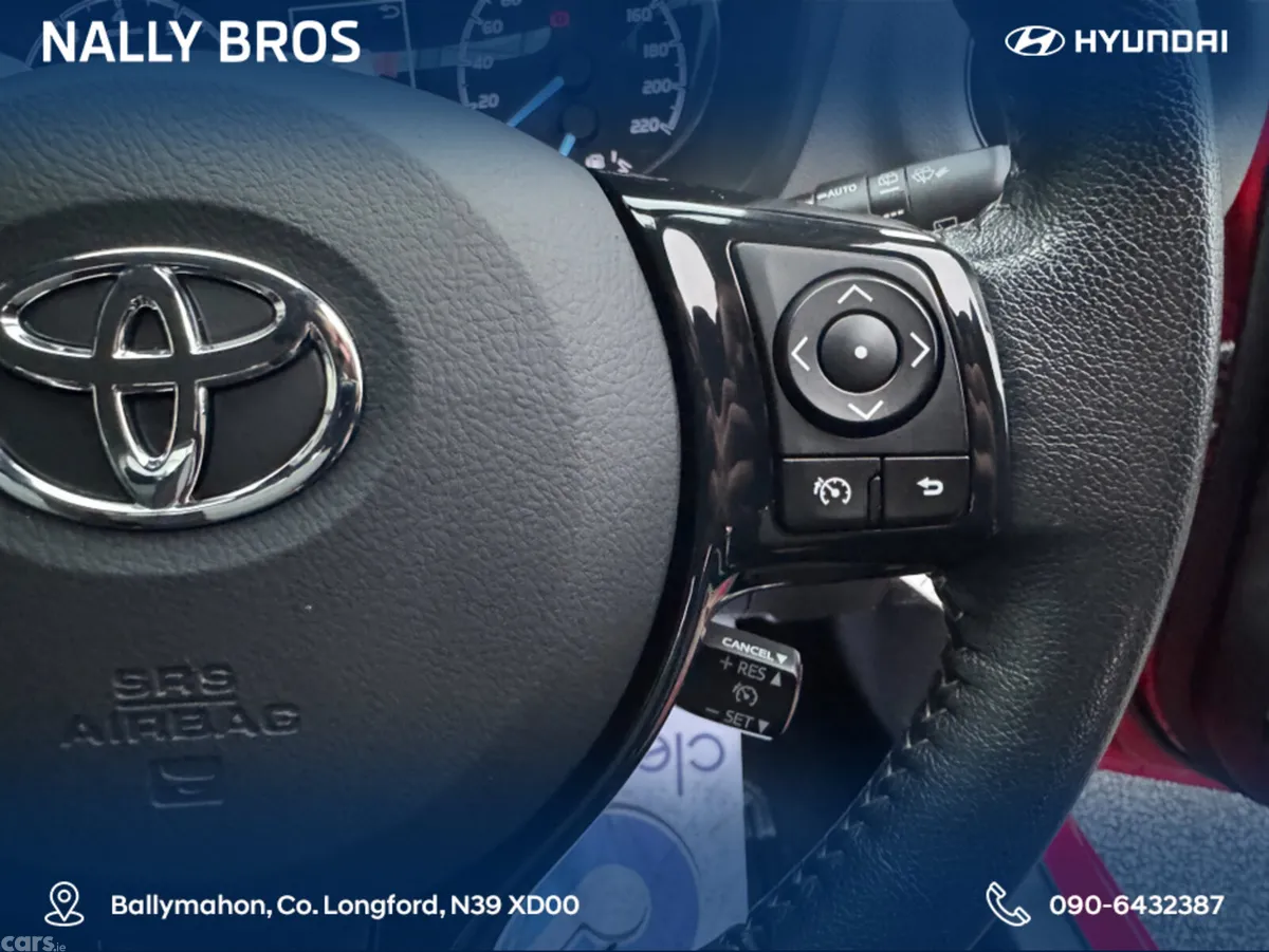 Toyota Yaris Hatchback, Petrol, 2019, Red