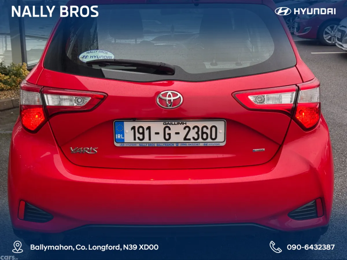 Toyota Yaris Hatchback, Petrol, 2019, Red