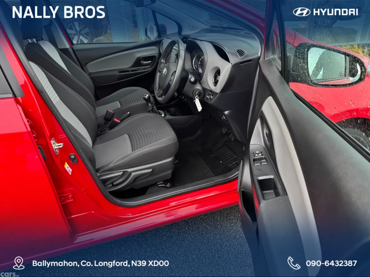 Toyota Yaris Hatchback, Petrol, 2019, Red