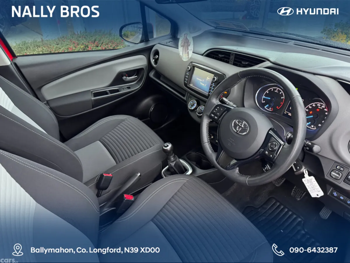 Toyota Yaris Hatchback, Petrol, 2019, Red