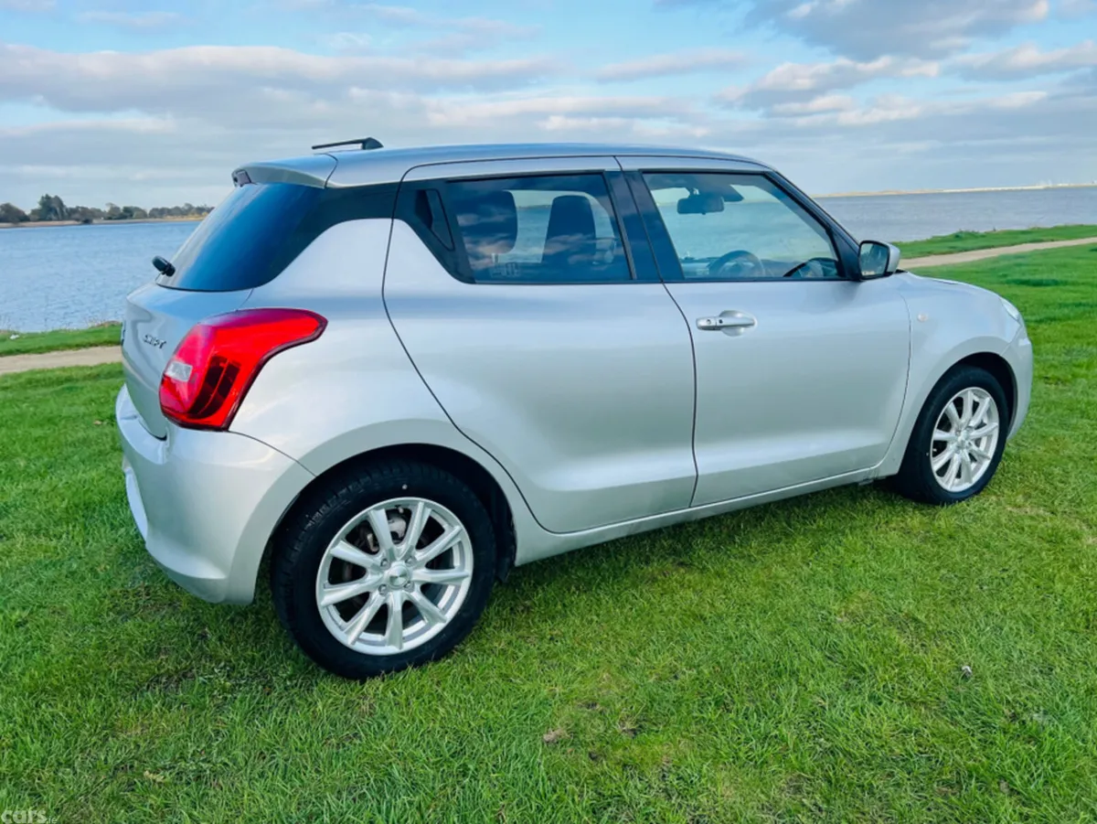 Suzuki Swift Hatchback, Petrol, 2019, Silver