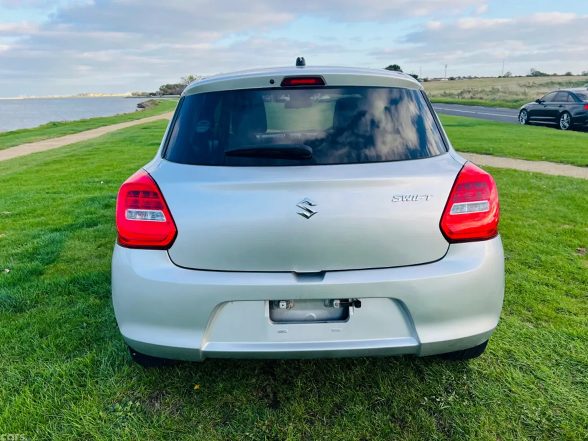 Suzuki Swift Hatchback, Petrol, 2019, Silver