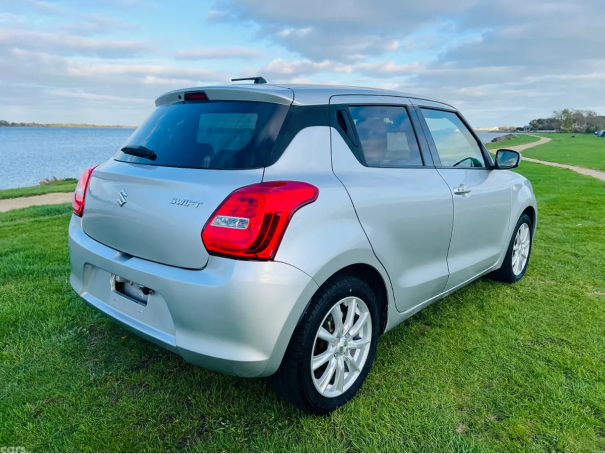 Suzuki Swift Hatchback, Petrol, 2019, Silver