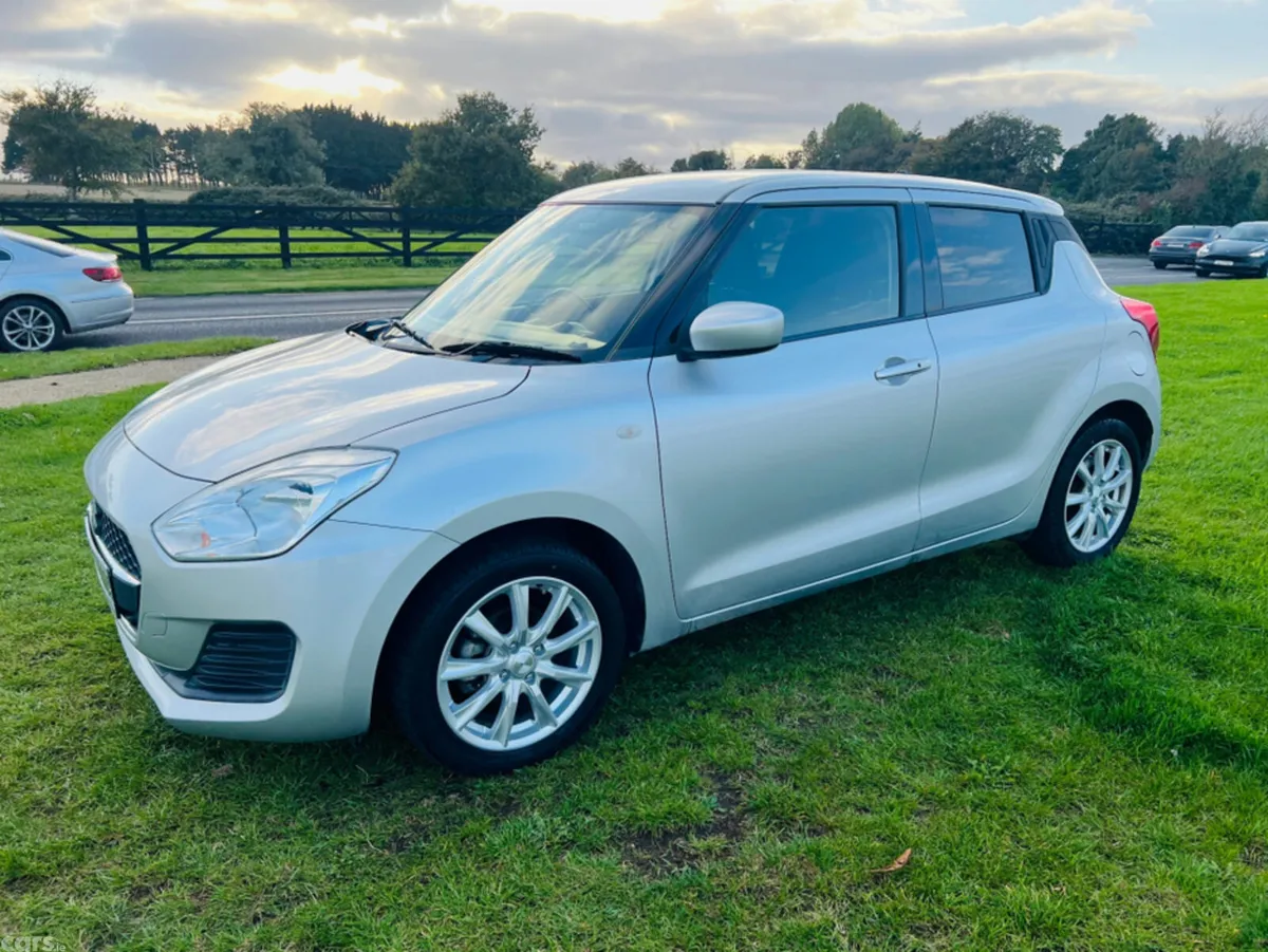 Suzuki Swift Hatchback, Petrol, 2019, Silver