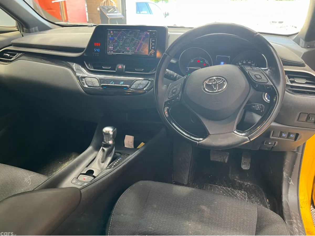 Toyota C-HR SUV, Petrol Hybrid, 2017, Yellow