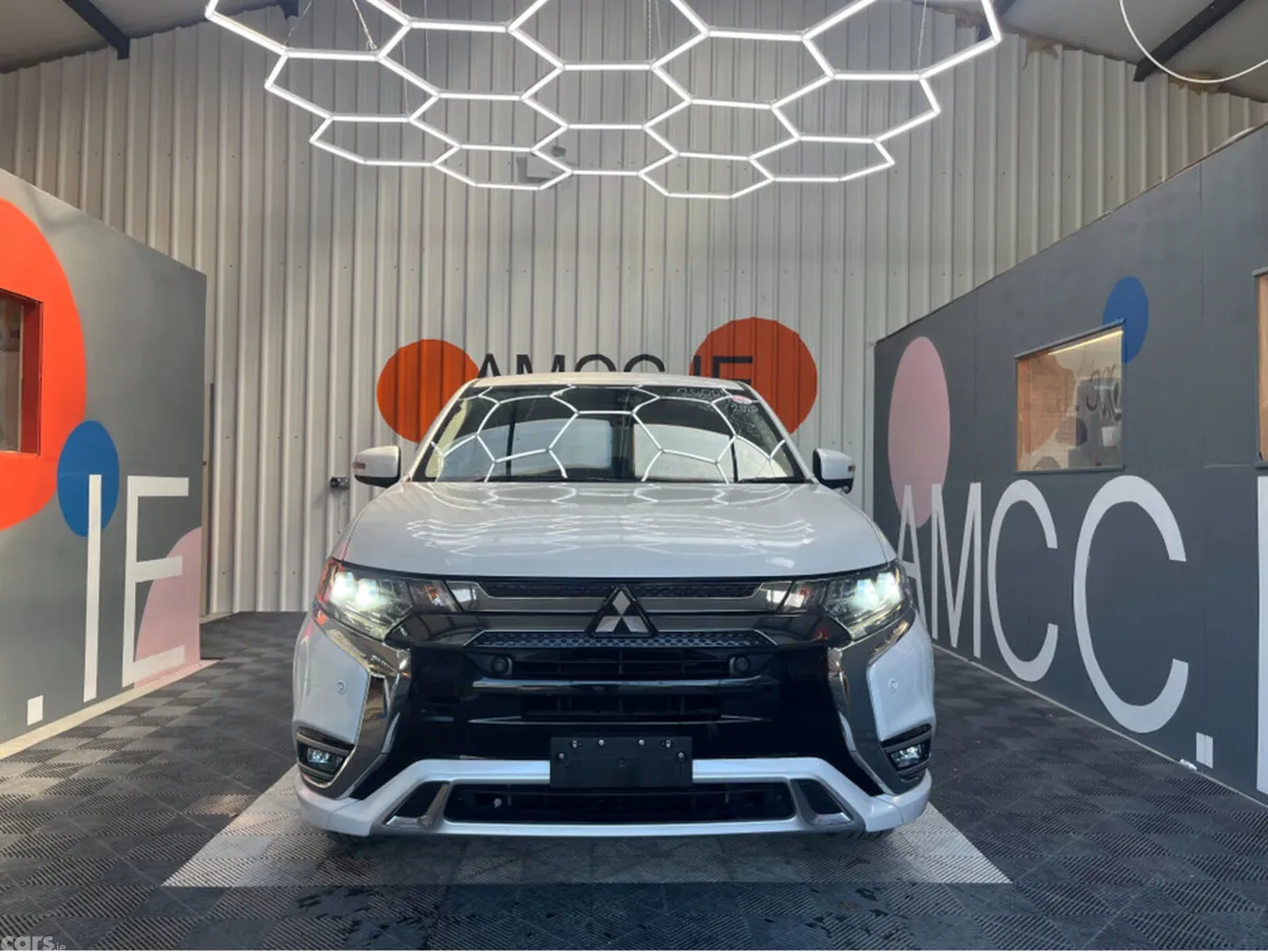 Mitsubishi Outlander SUV, Petrol Plug-in Hybrid, 2020, White