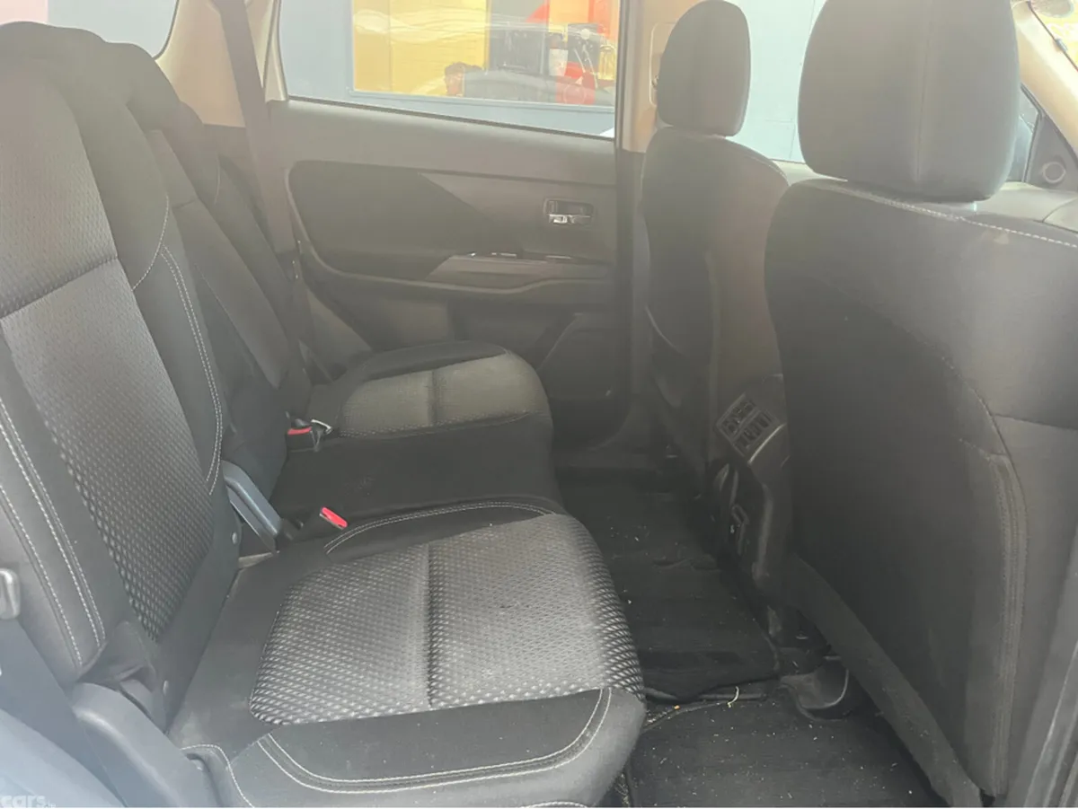 Mitsubishi Outlander SUV, Petrol Plug-in Hybrid, 2020, White