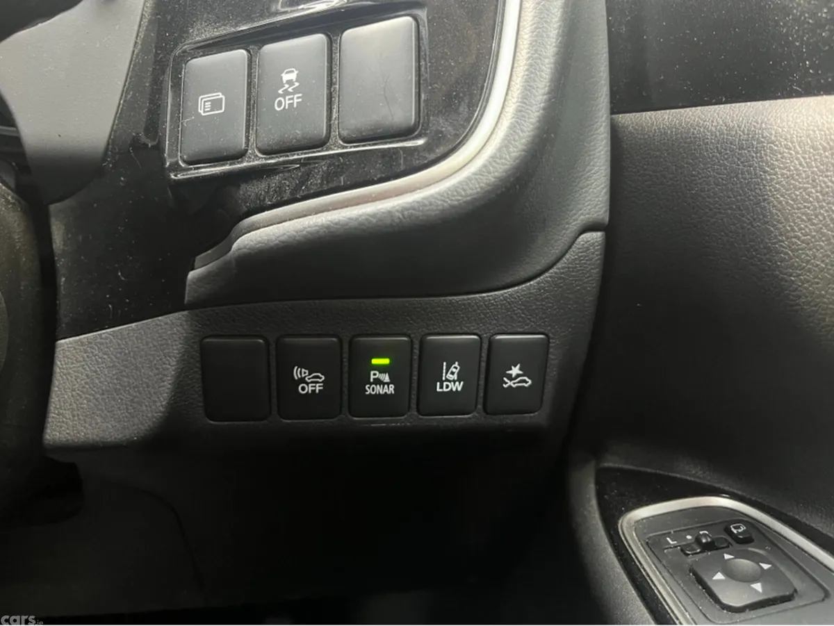 Mitsubishi Outlander SUV, Petrol Plug-in Hybrid, 2020, White