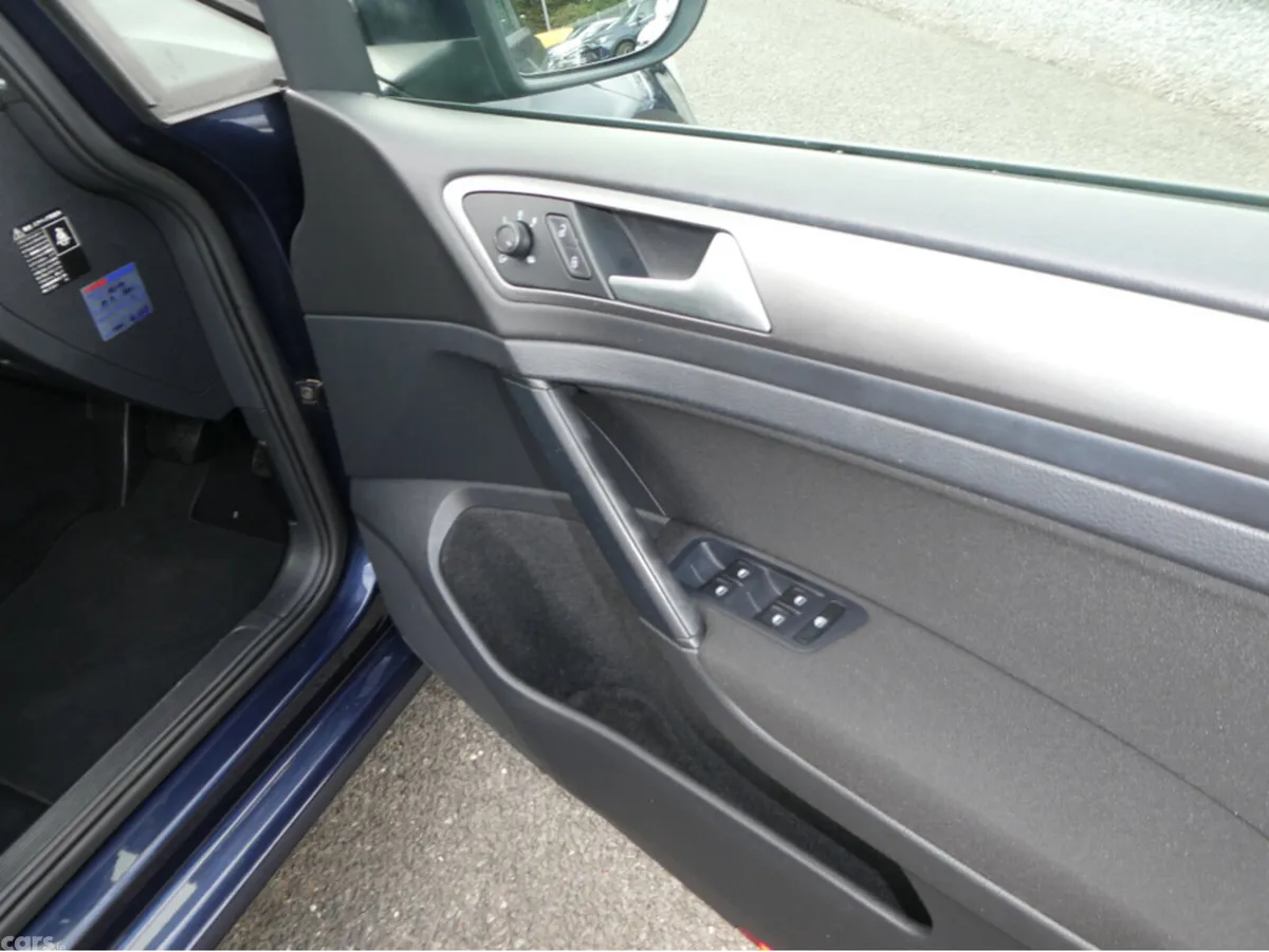 Volkswagen Golf Hatchback, Petrol, 2015, Blue