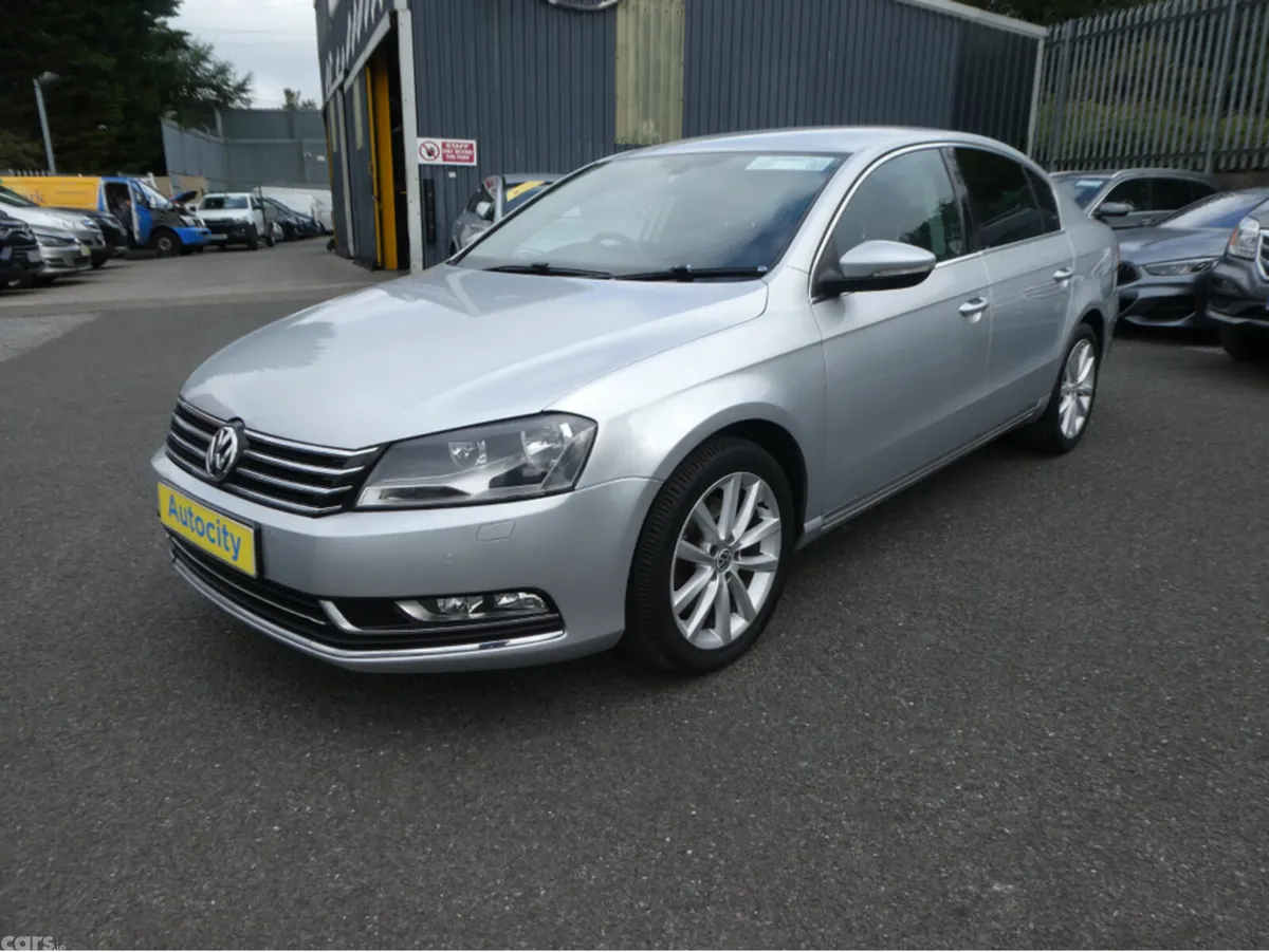 Volkswagen Passat Saloon, Diesel, 2013, Silver