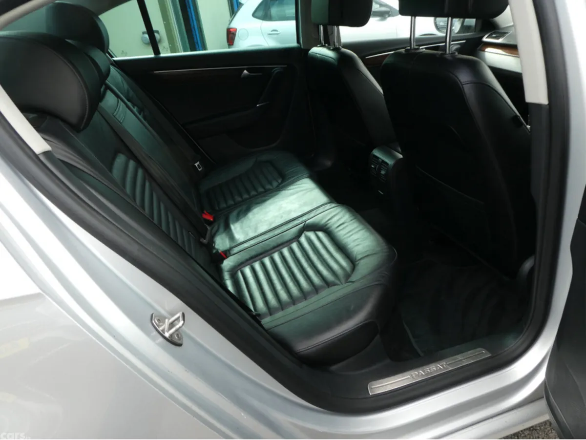 Volkswagen Passat Saloon, Diesel, 2013, Silver