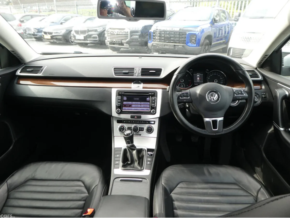 Volkswagen Passat Saloon, Diesel, 2013, Silver
