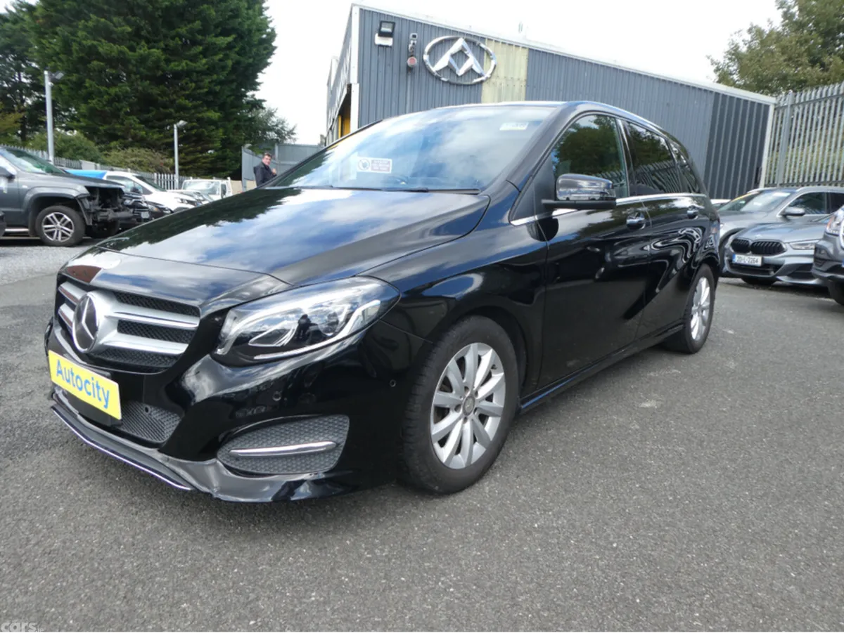 Mercedes-Benz B-Class Hatchback, Petrol, 2016, Black
