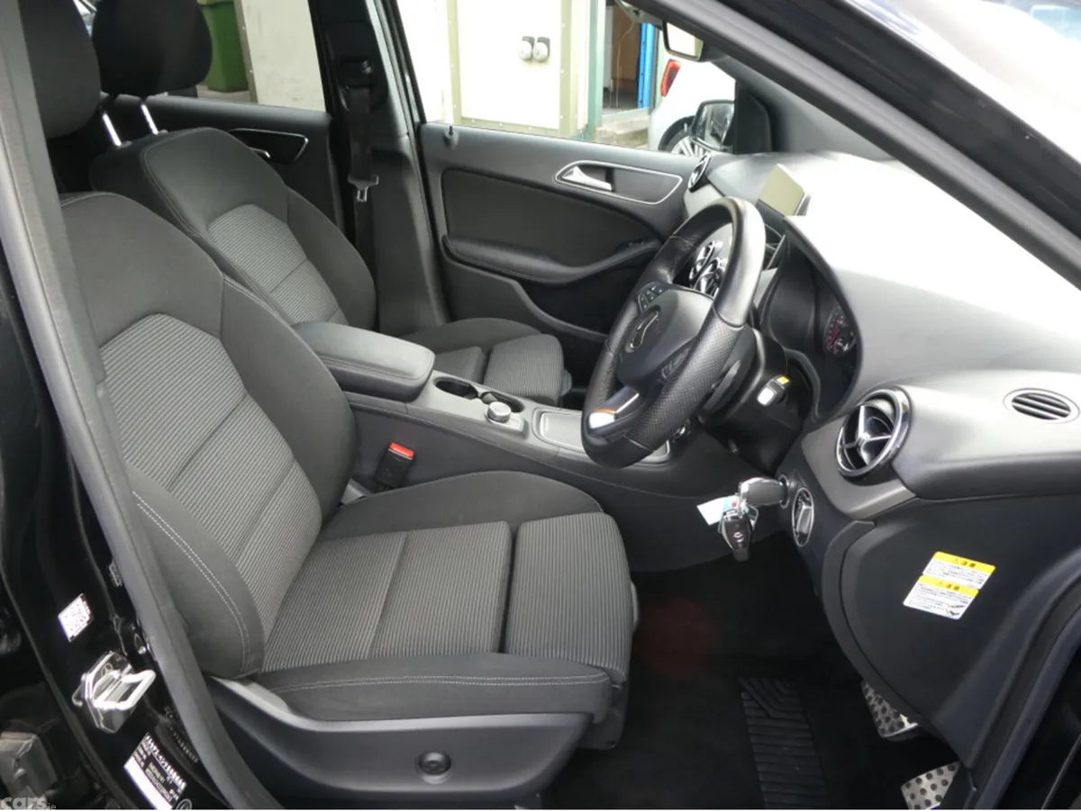 Mercedes-Benz B-Class Hatchback, Petrol, 2016, Black
