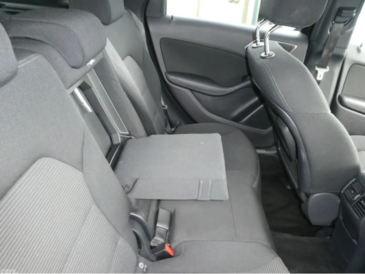 Mercedes-Benz B-Class Hatchback, Petrol, 2016, Black