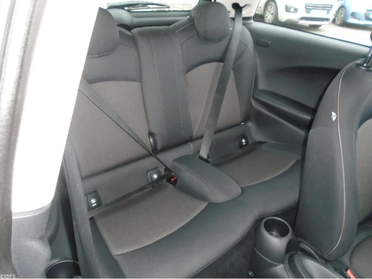 Mini Cooper Hatchback, Diesel, 2014, White