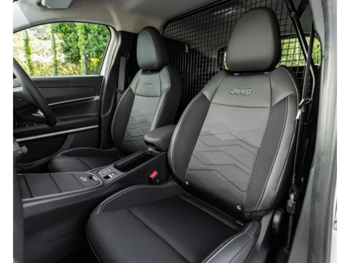 Jeep Avenger SUV, Electric, 2025, White