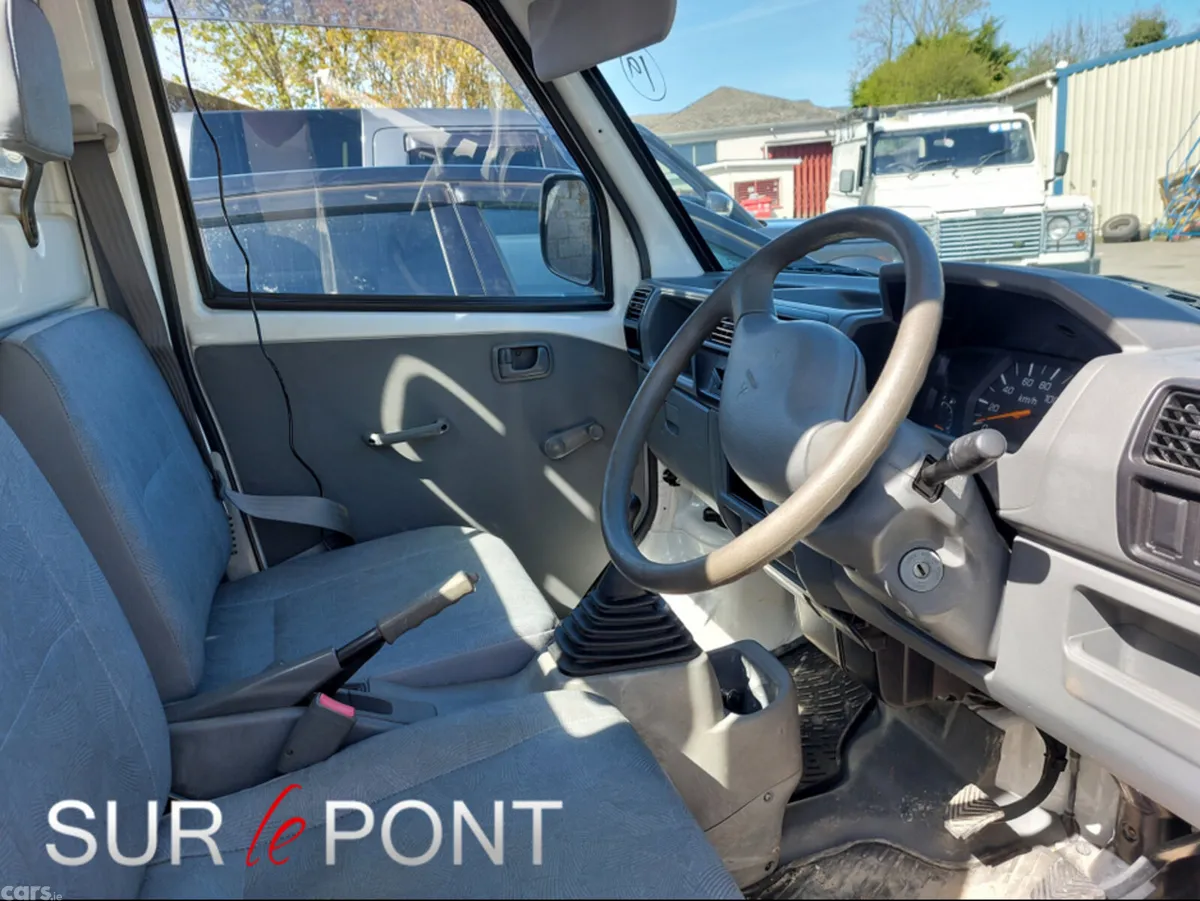 Mitsubishi Other Pick Up, Petrol, 2004, White