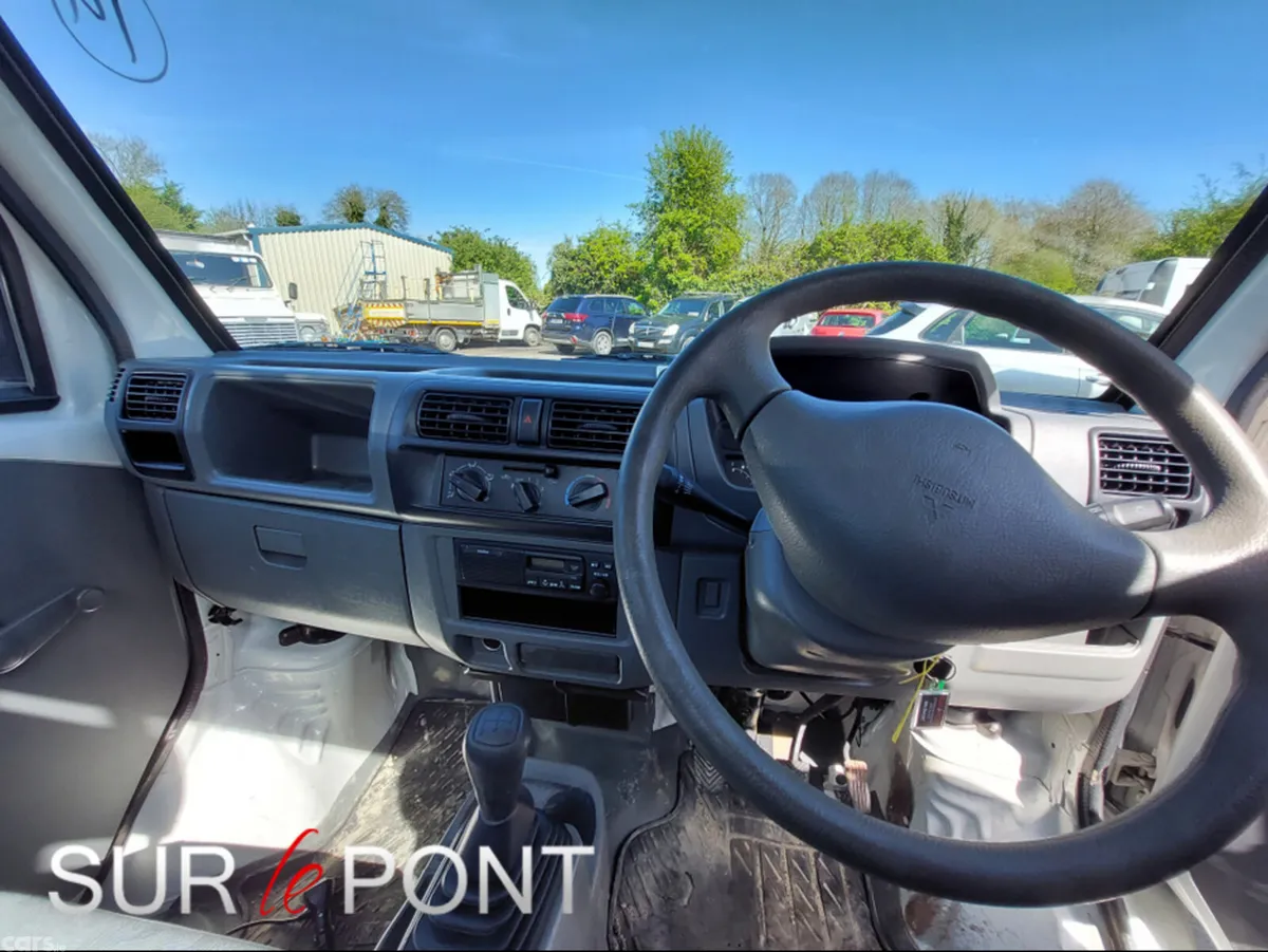 Mitsubishi Other Pick Up, Petrol, 2004, White
