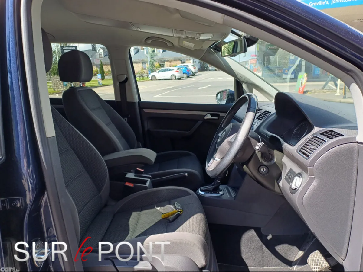 Volkswagen Touran MPV, Petrol, 2015, Blue