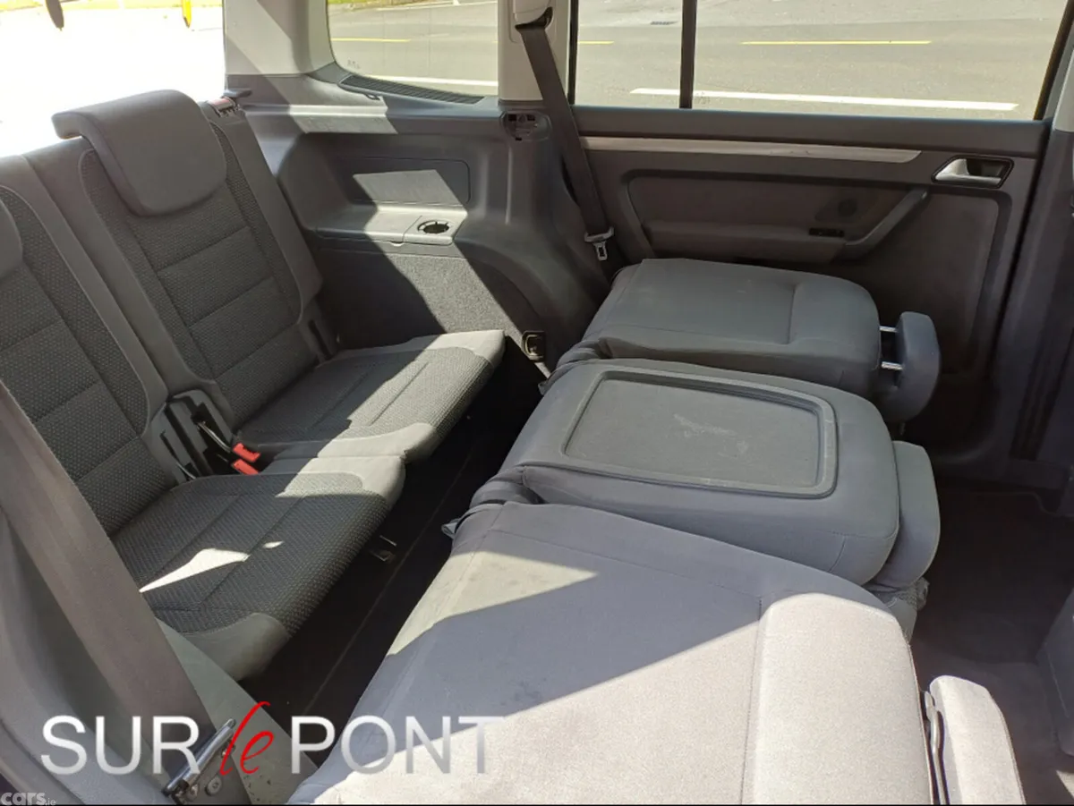 Volkswagen Touran MPV, Petrol, 2015, Blue