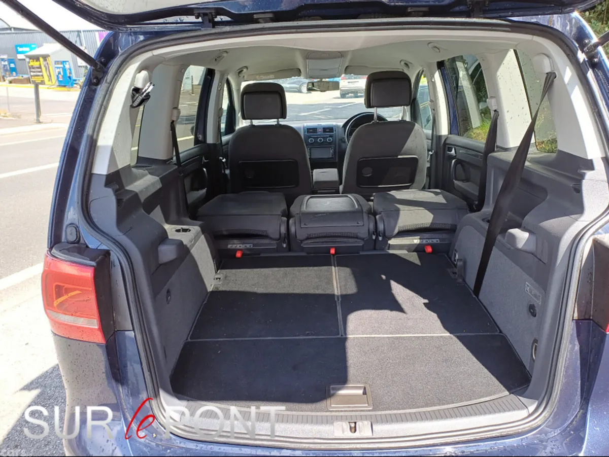 Volkswagen Touran MPV, Petrol, 2015, Blue