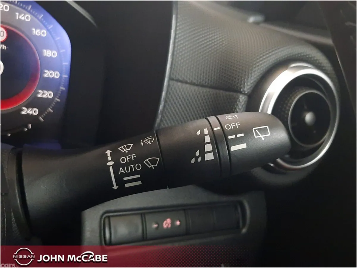 Nissan Juke MPV, Petrol, 2025, Red