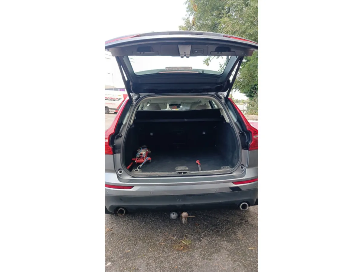 Volvo XC60 Estate, Diesel, 2018, Grey