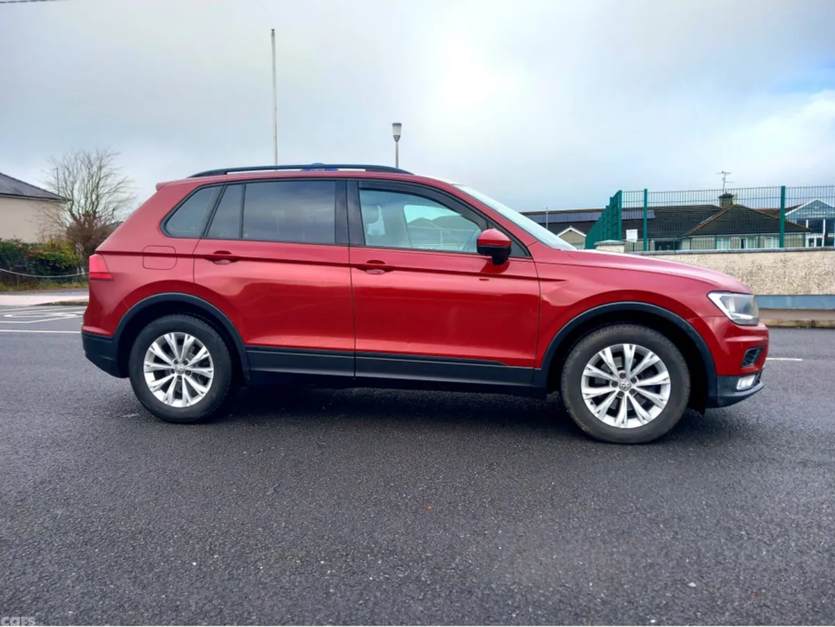 Volkswagen Tiguan Estate, Diesel, 2017, Red
