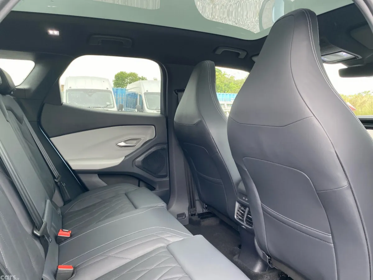 Ford Explorer SUV, Electric, 2026, Blue