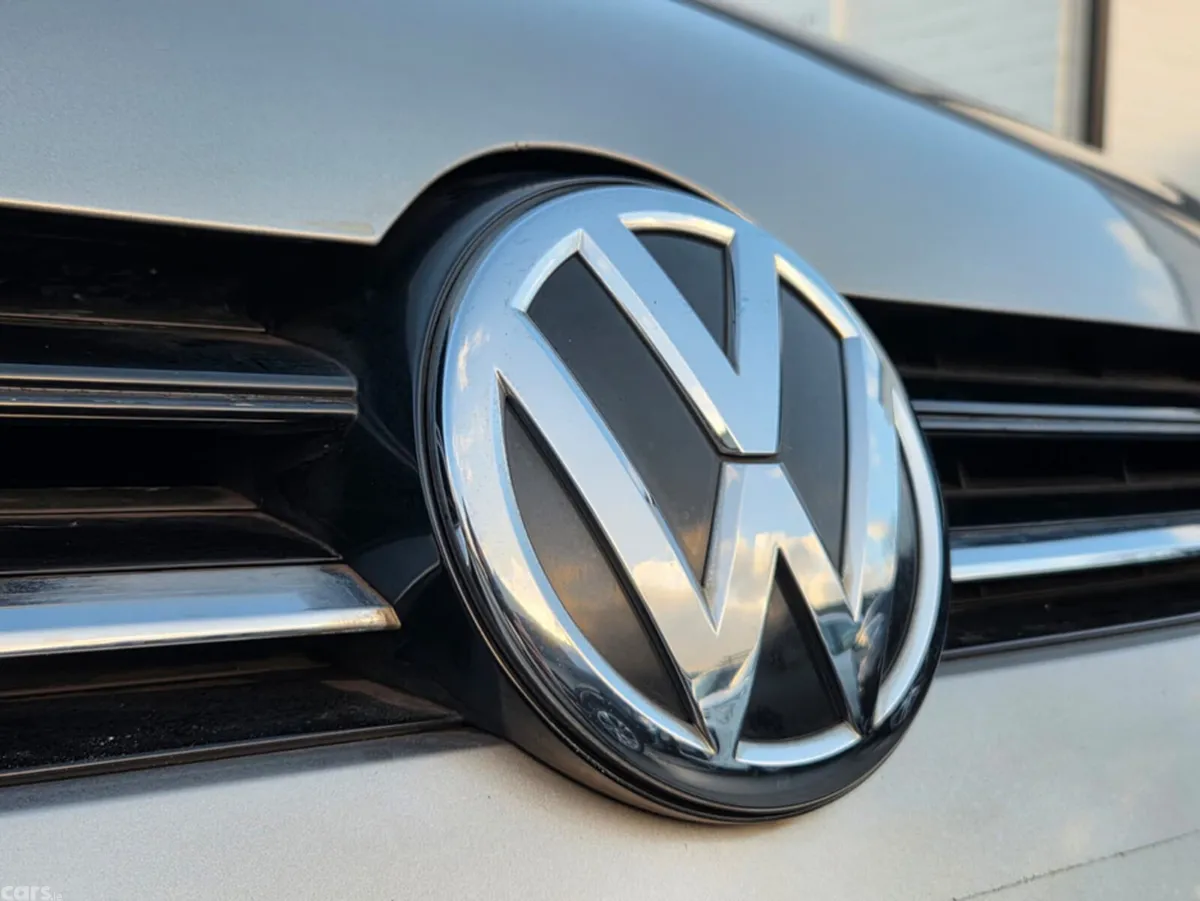 Volkswagen Golf Hatchback, Petrol, 2016, Silver