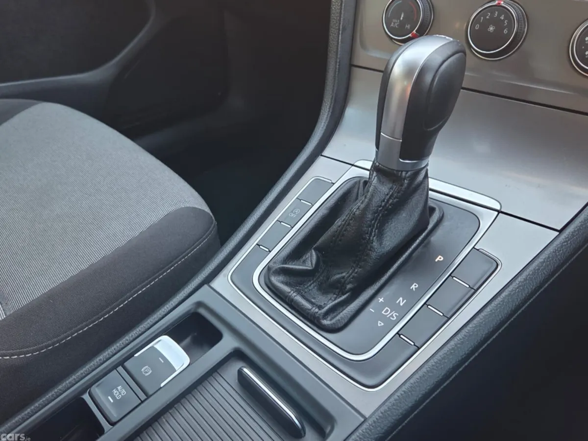 Volkswagen Golf Hatchback, Petrol, 2016, Silver