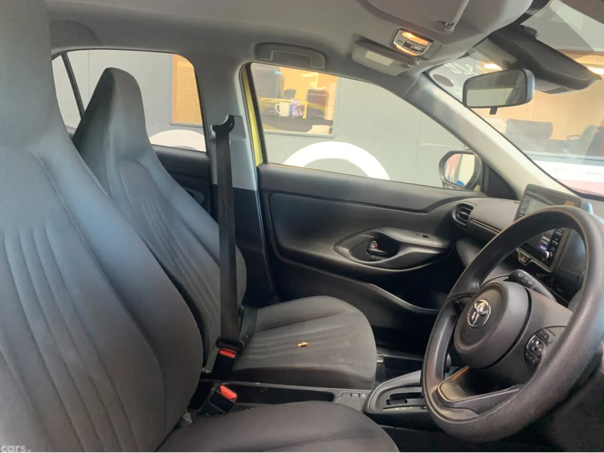 Toyota Yaris Cross SUV, Petrol, 2021, Gold