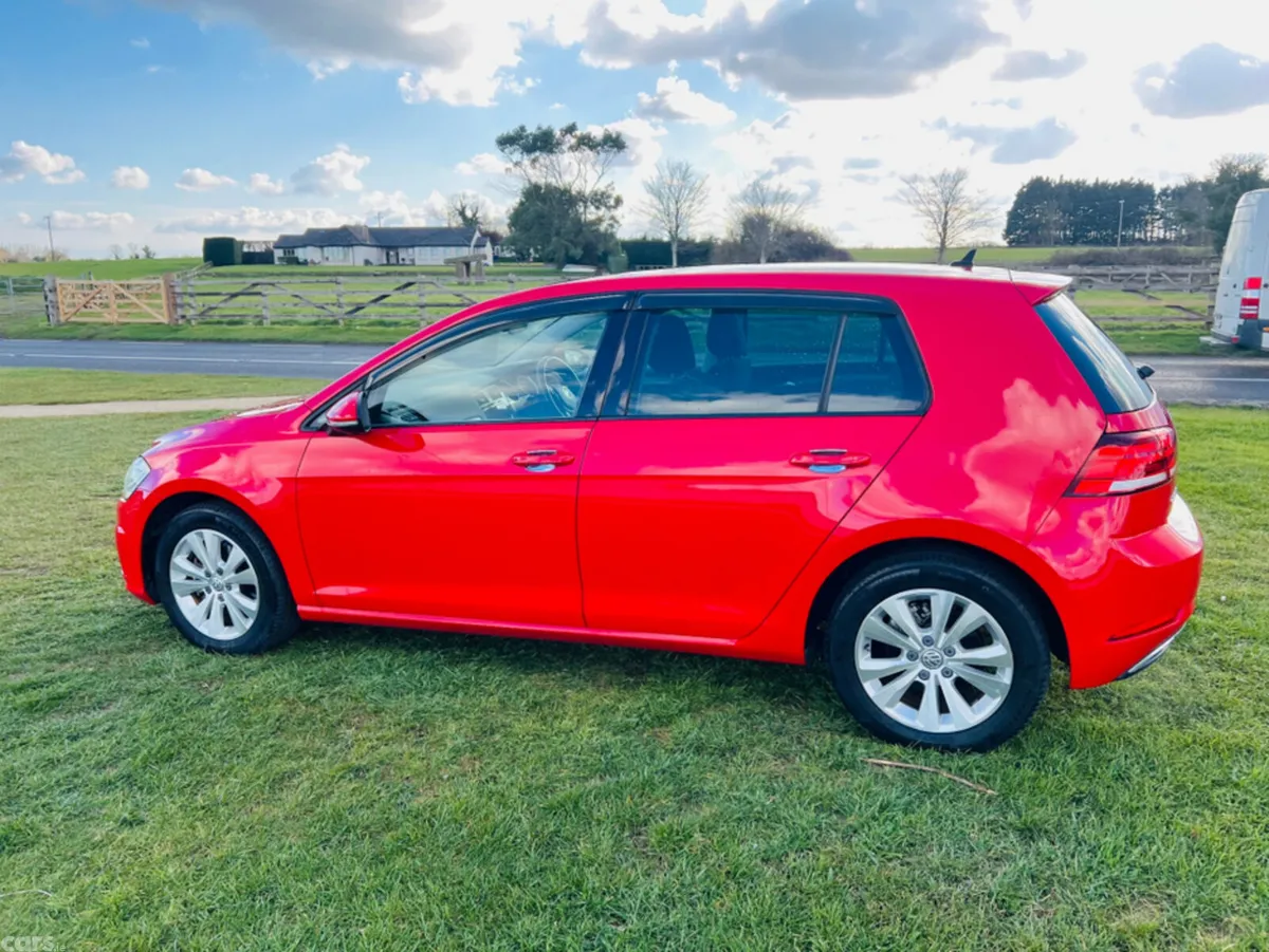 Volkswagen Golf Hatchback, Petrol, 2017, Red
