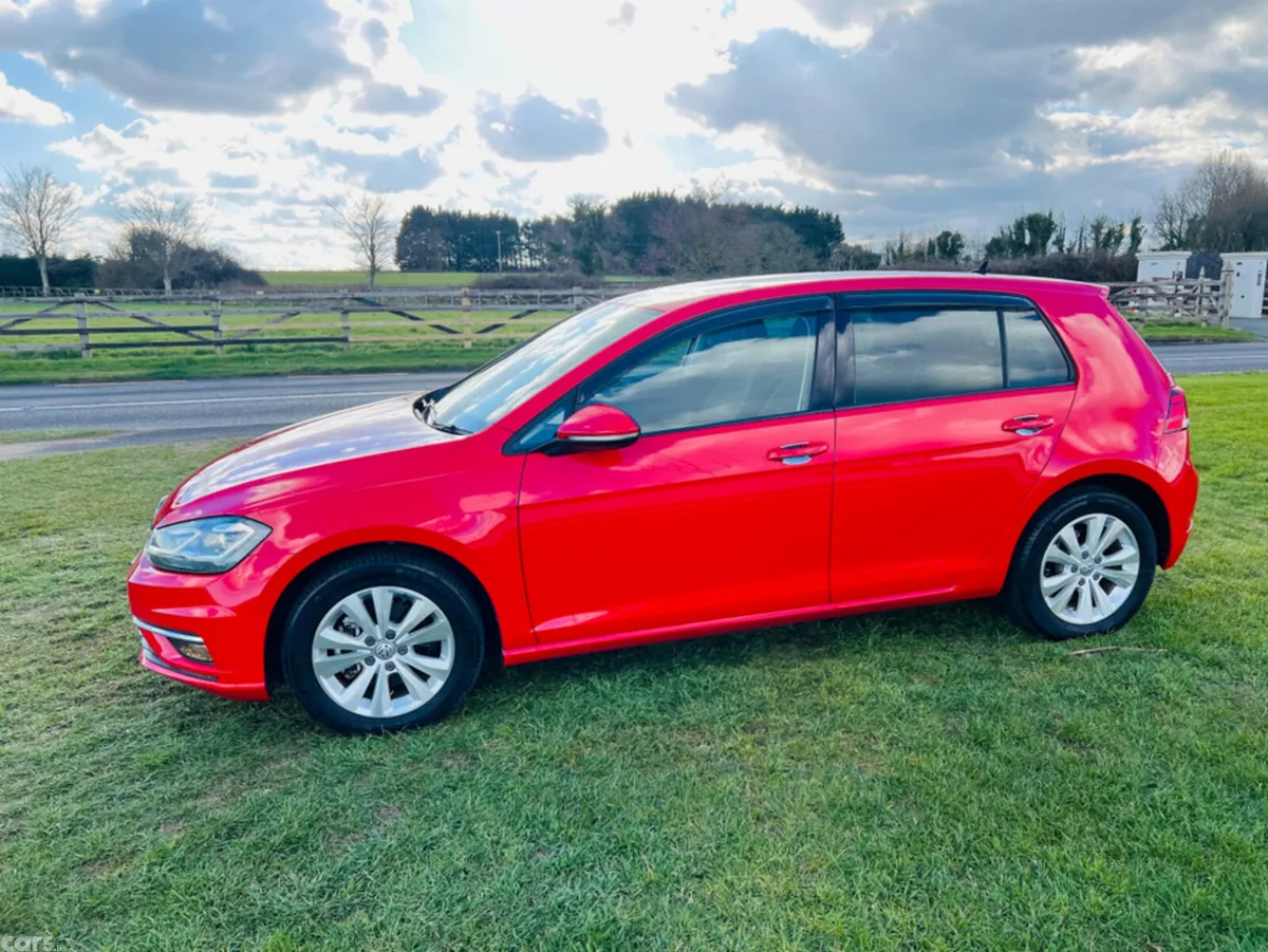 Volkswagen Golf Hatchback, Petrol, 2017, Red