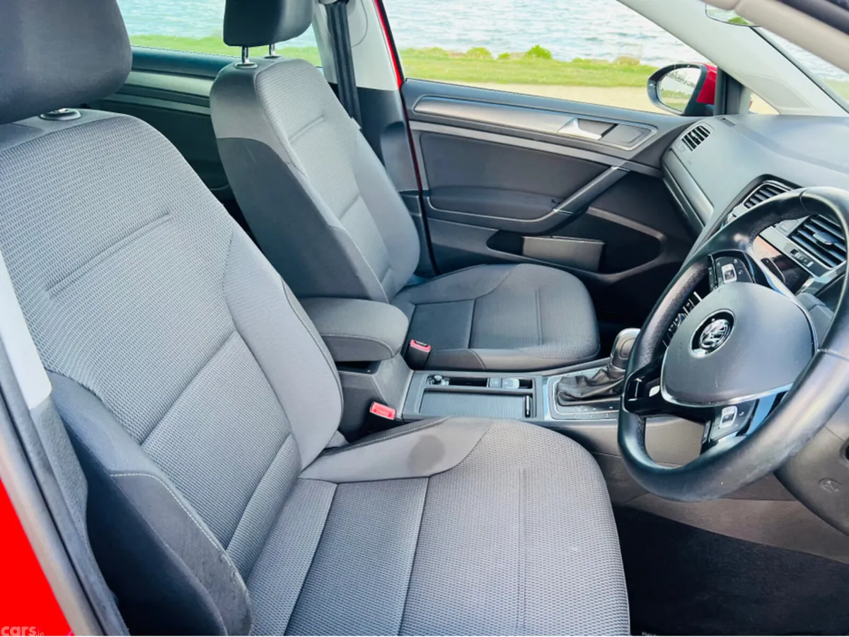 Volkswagen Golf Hatchback, Petrol, 2017, Red