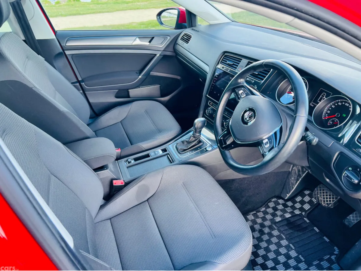 Volkswagen Golf Hatchback, Petrol, 2017, Red