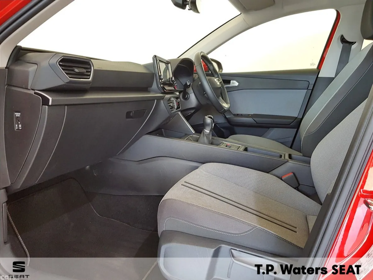 SEAT Leon Hatchback, Petrol, 2022, Red