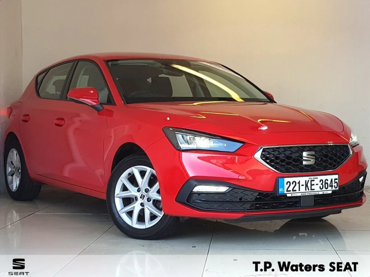 SEAT Leon Hatchback, Petrol, 2022, Red