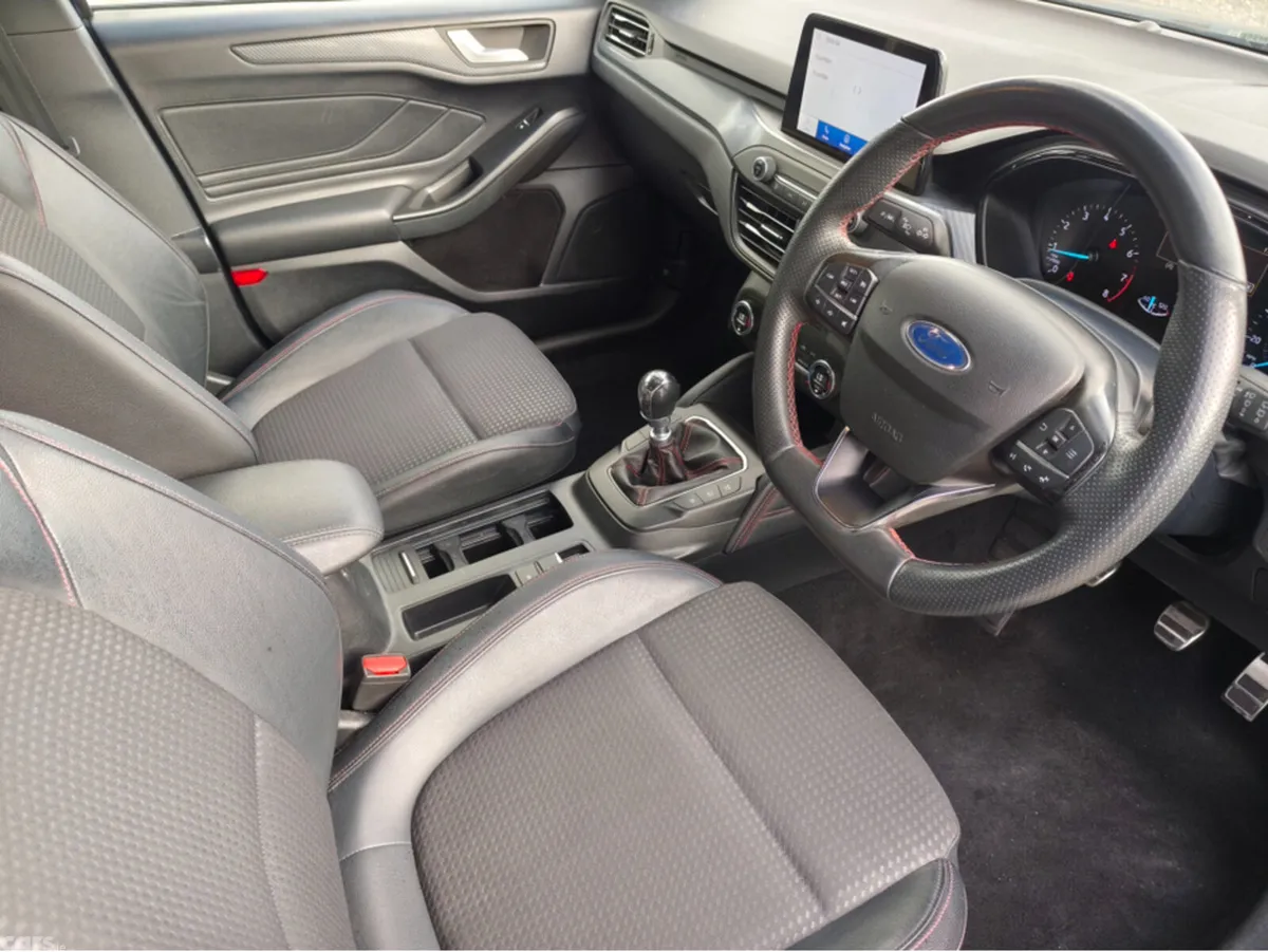Ford Focus Hatchback, Petrol, 2020, Blue