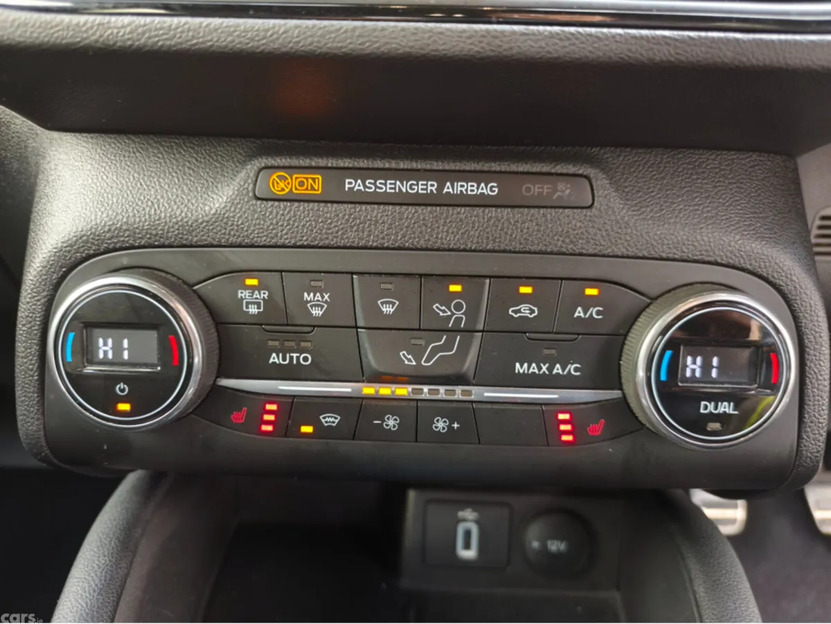 Ford Focus Hatchback, Petrol, 2020, Blue