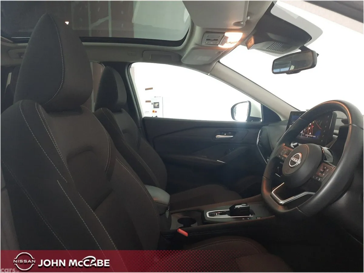 Nissan Qashqai MPV, Petrol, 2023, White