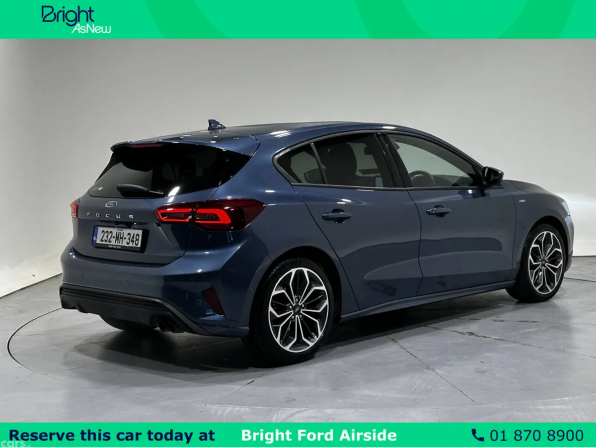 Ford Focus Hatchback, Petrol Hybrid, 2023, Blue