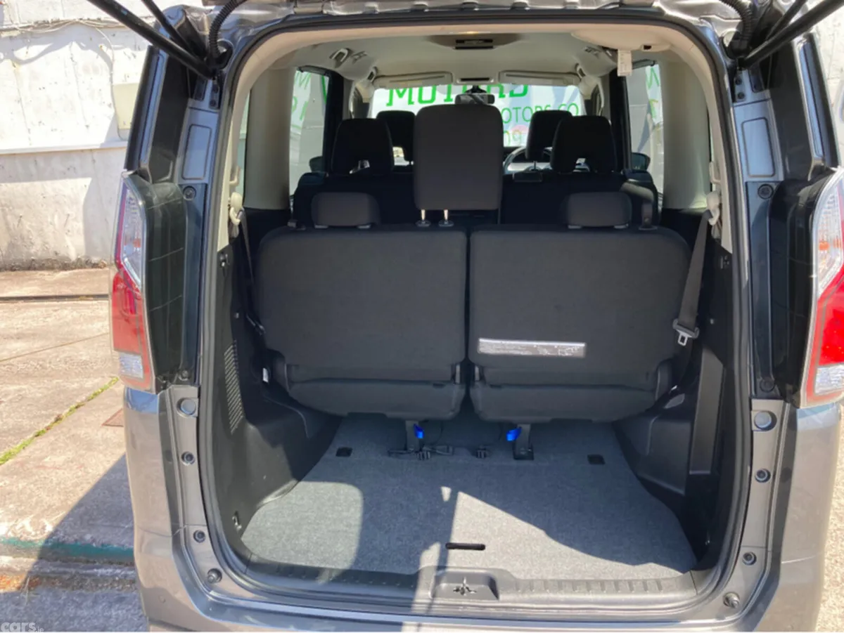 Nissan Serena Hatchback, Petrol Hybrid, 2020, Grey