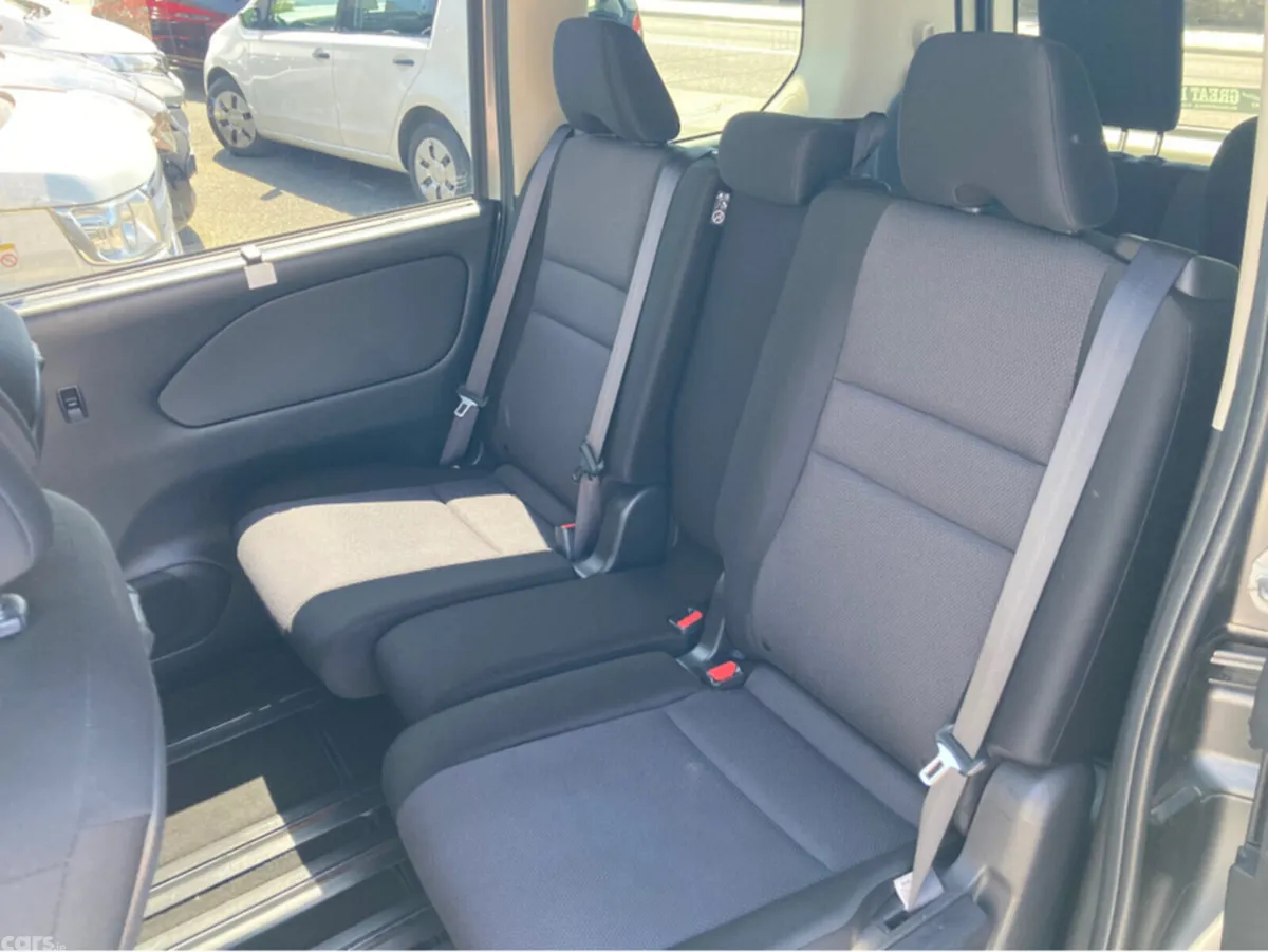 Nissan Serena Hatchback, Petrol Hybrid, 2020, Grey