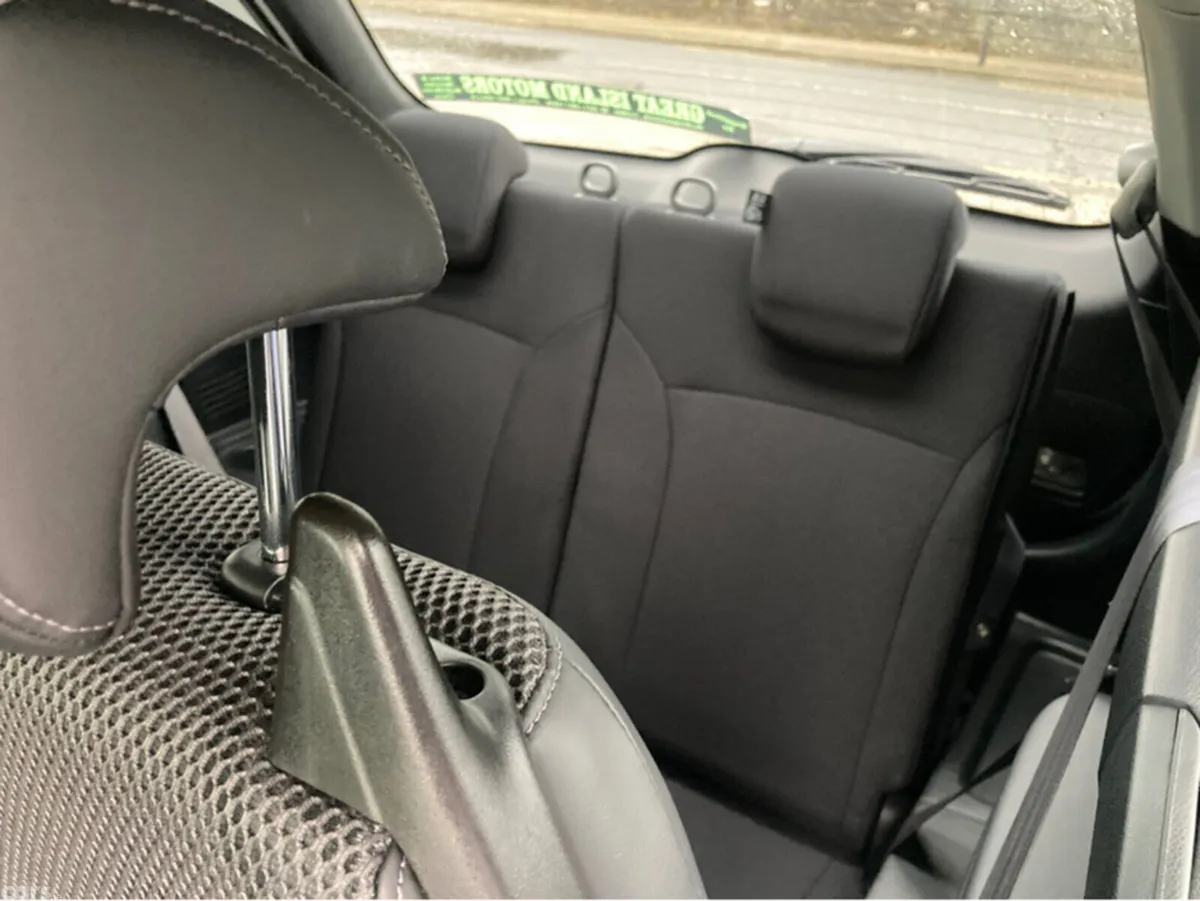 Honda Jade Estate, Petrol Hybrid, 2017, White
