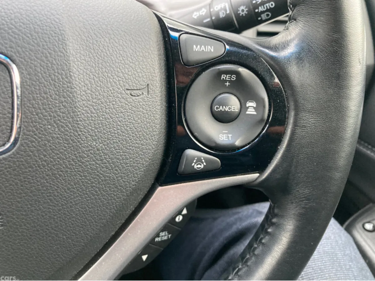 Honda Jade Estate, Petrol Hybrid, 2017, White