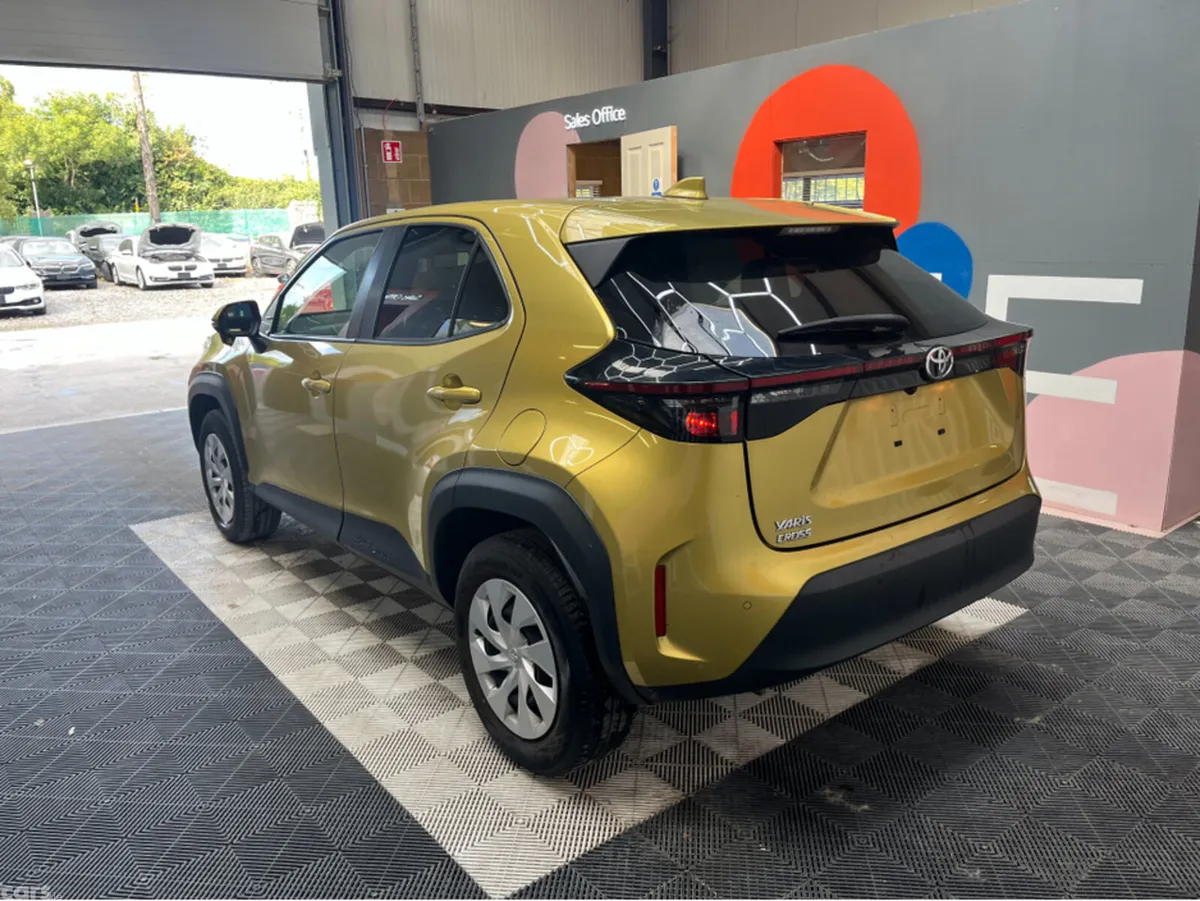 Toyota Yaris Cross SUV, Petrol, 2021, Gold