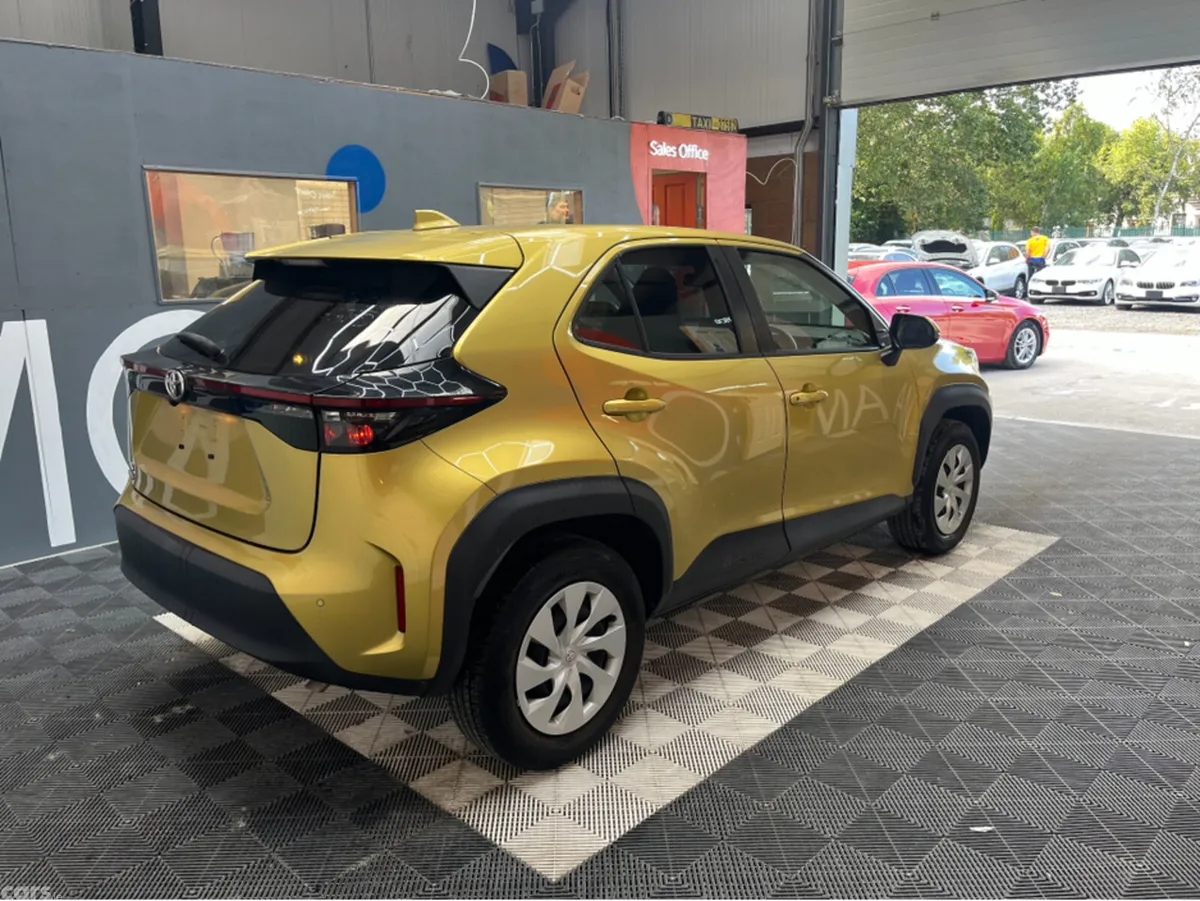 Toyota Yaris Cross SUV, Petrol, 2021, Gold