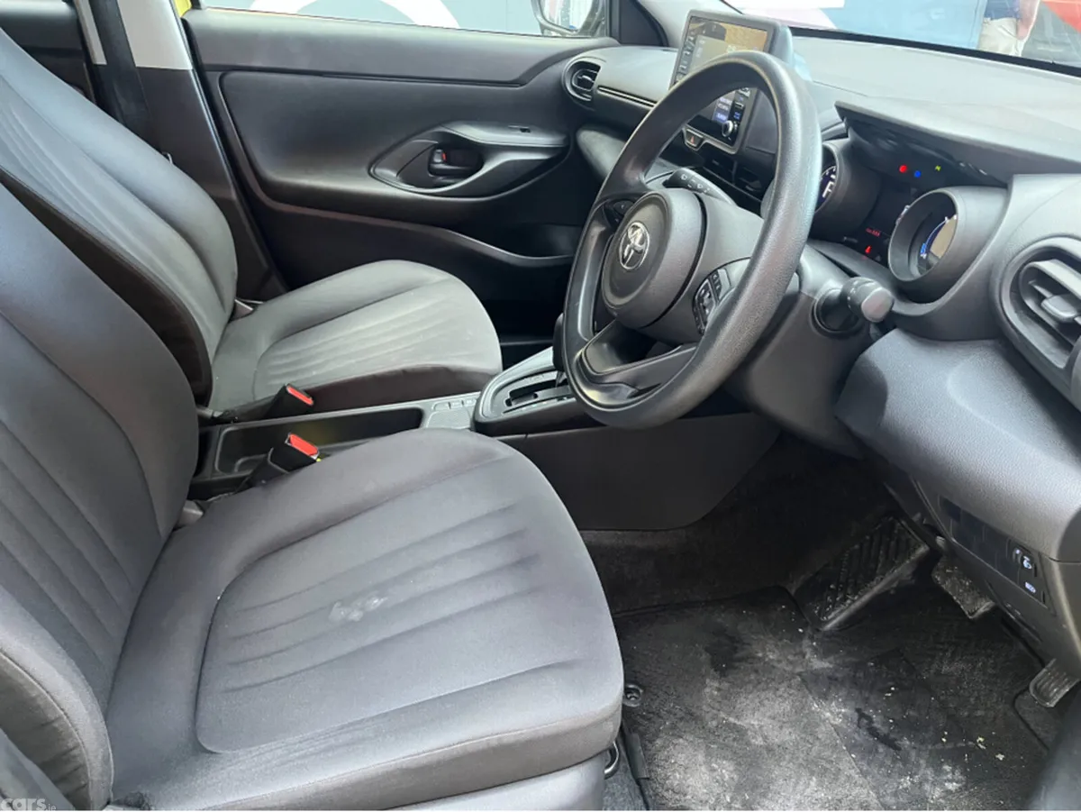 Toyota Yaris Cross SUV, Petrol, 2021, Gold